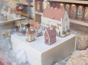 Souvenirs From the Country of Hausizius